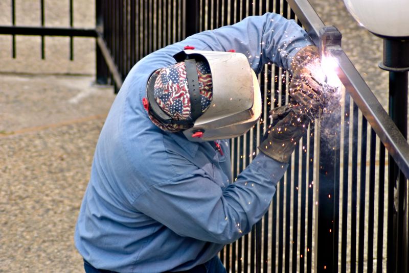 Metal Fence Technicians